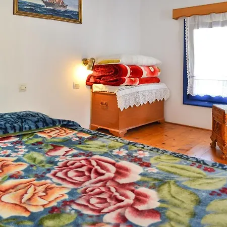 Akrogiali *